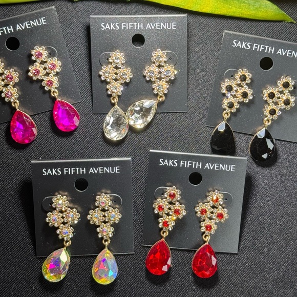 Glamorous Saks Fifth Avenue Crystal Flower Post With Dangle Crystal Teardrop - Picture 5 of 6